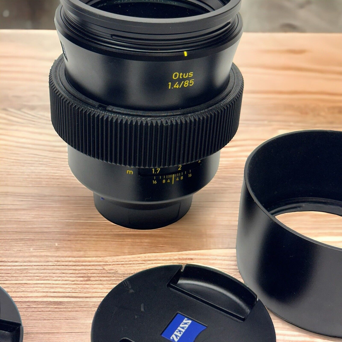 ZEISS OTUS Lens 28mm and 85mm - CANON EF Mount + Duclos Filter 95MM + Hood