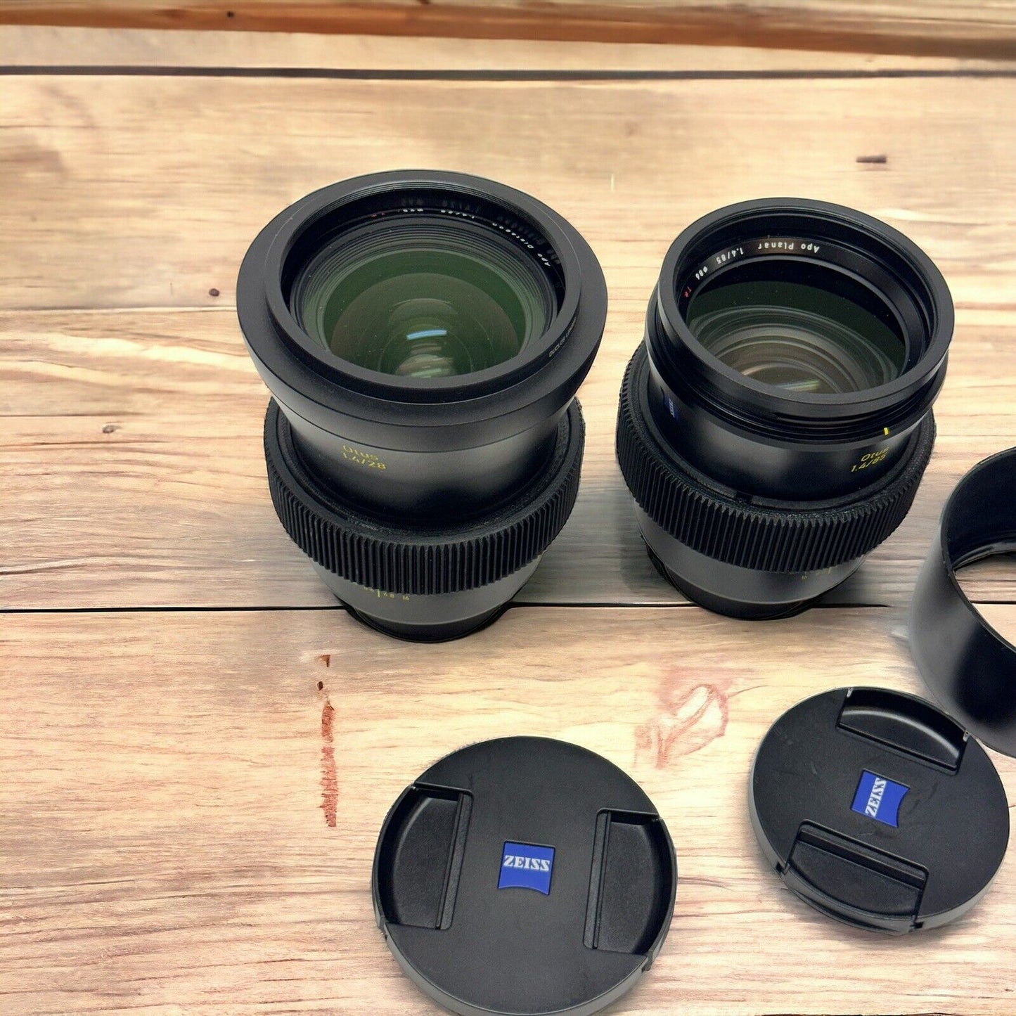 ZEISS OTUS Lens 28mm and 85mm - CANON EF Mount + Duclos Filter 95MM + Hood